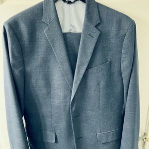 Men’s Banana Republic suit